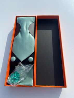 Men's Mint Green Tie Set - Classic Formal Accessories